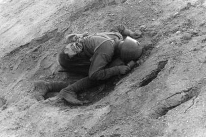 xphoto-1941-soldier-killed.jpg?w=405&h=270